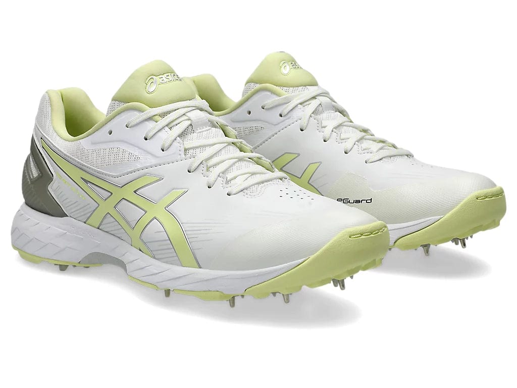 Asics spikes online hotsell