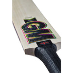 Gunn & Moore Cricket Bats 6 GM Hypa DXM 606 Junior Cricket Bat
