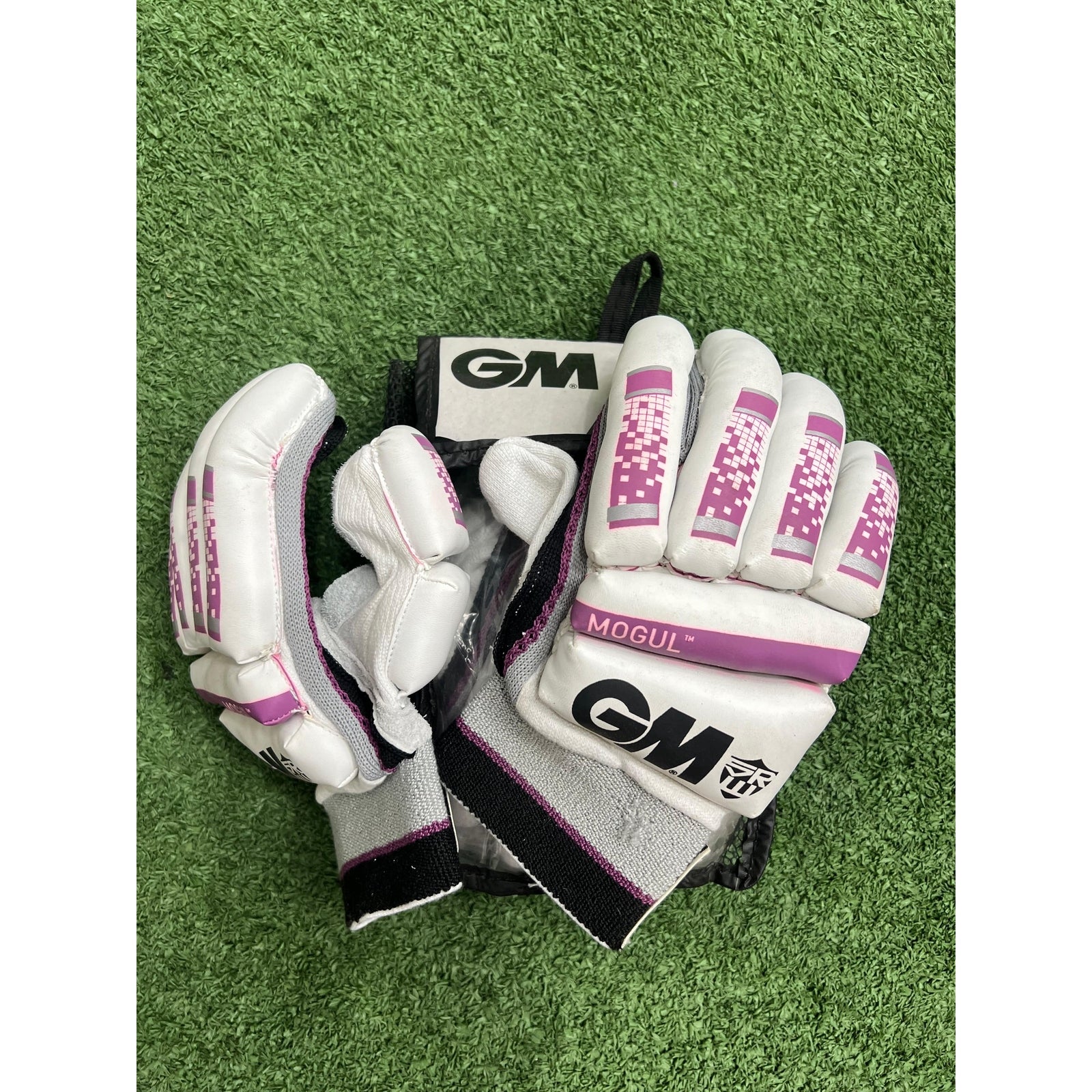 Gunn & Moore Cricket Batting Youth / Left GM Mogul Junior Cricket Batting  Gloves