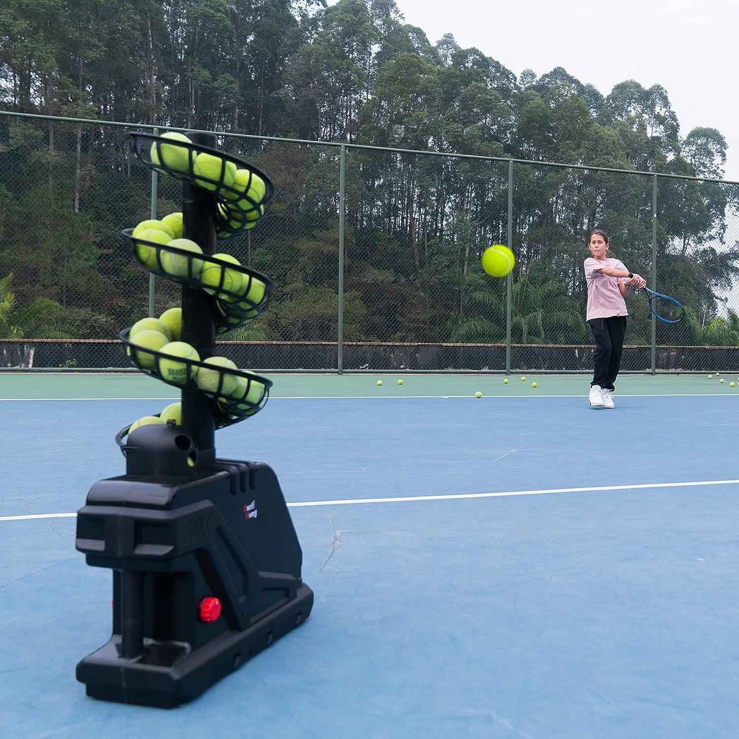 Hitman 45 Training Aid Black Hitman 45 GT-200 Tennis Pitching Machine
