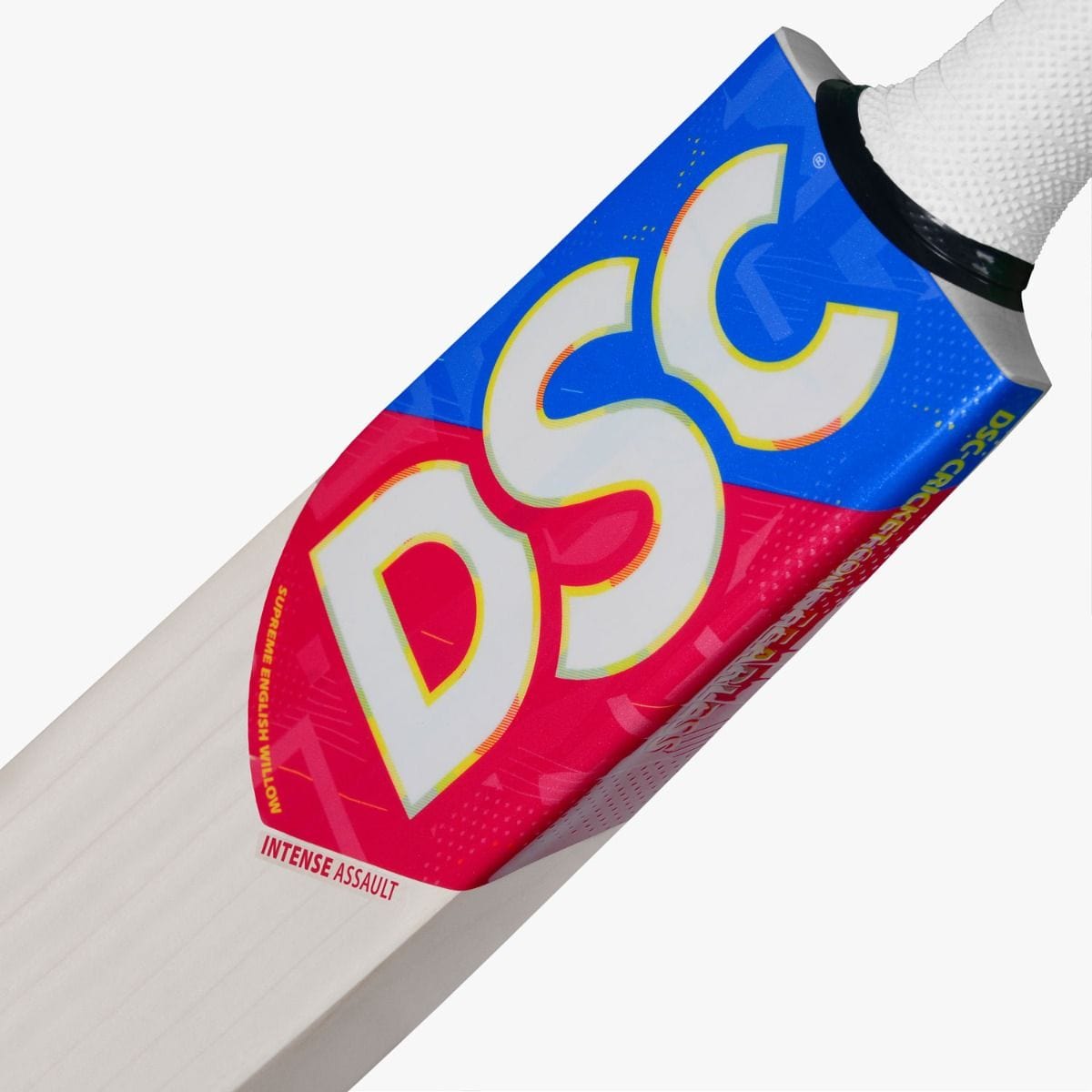WSC Cricket Bats 6 DSC Intense Assault Junior Cricket Bat